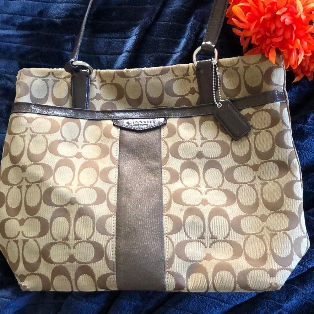 COACH Classic Brown Canvas‎ Handbag Grandmacore
